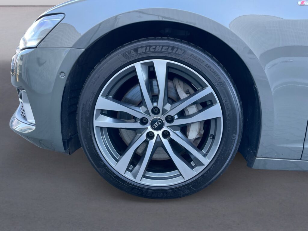 Audi A6 Exposé-Bild 14