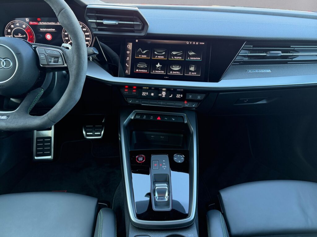 Audi RS3 Exposé-Bild 11