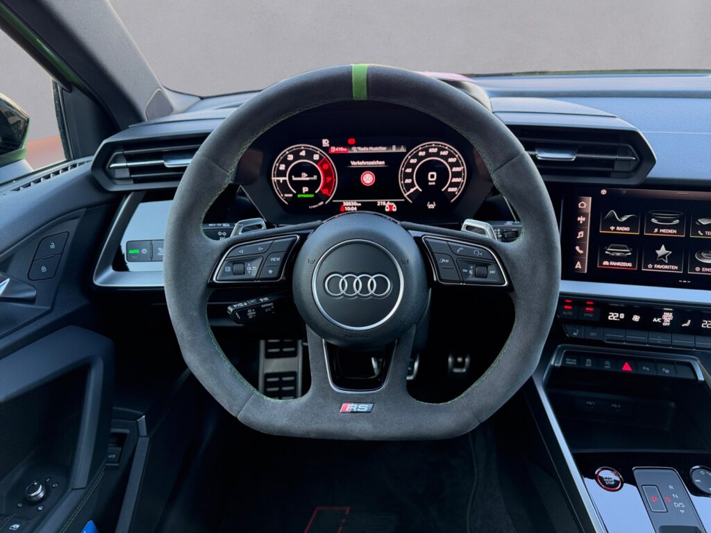 Audi RS3 Exposé-Bild 12