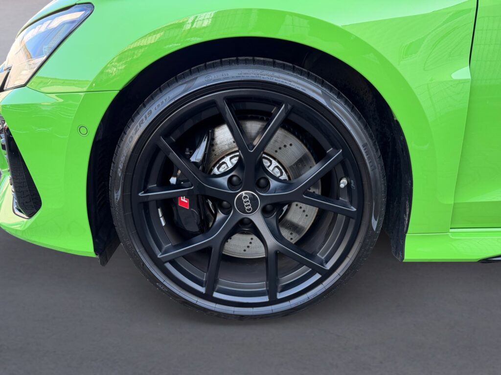 Audi RS3 Exposé-Bild 14