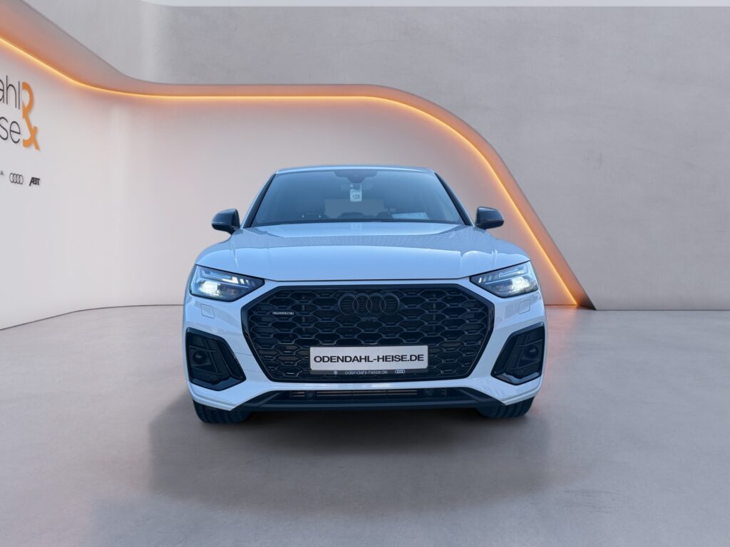 Audi Q5 Exposé-Bild 8
