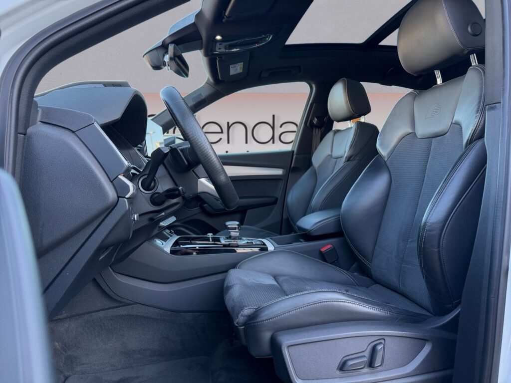 Audi Q5 Exposé-Bild 9