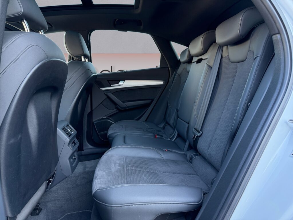 Audi Q5 Exposé-Bild 13