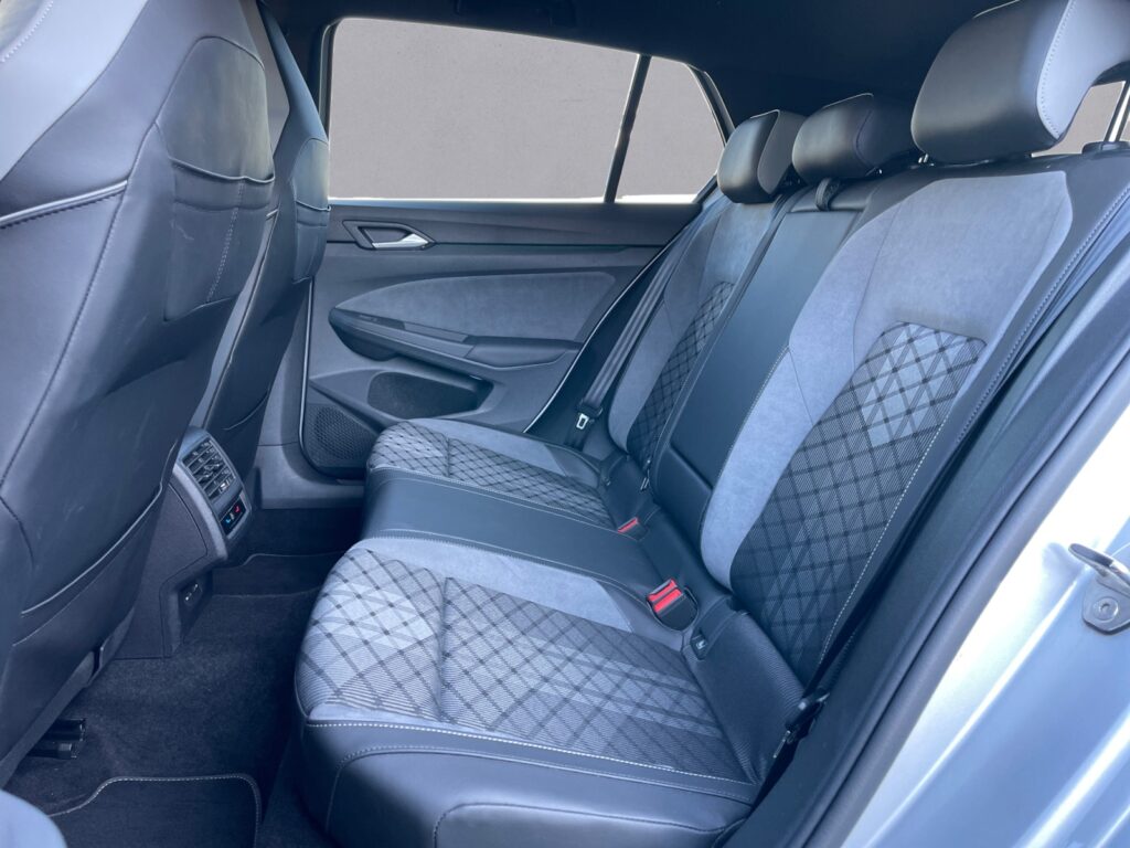 VW Golf Exposé-Bild 13