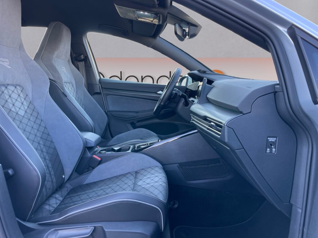 VW Golf Exposé-Bild 15