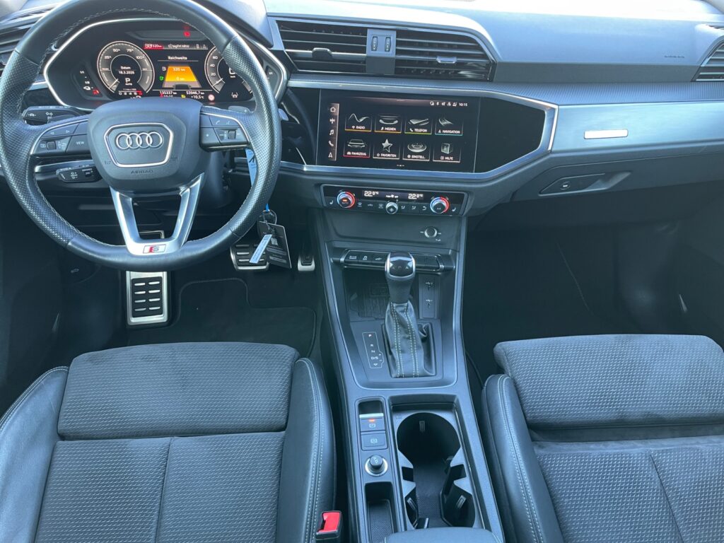 Audi Q3 Exposé-Bild 10