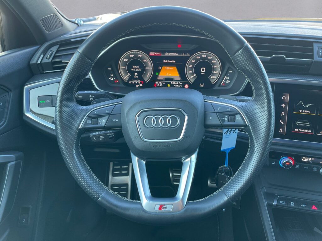 Audi Q3 Exposé-Bild 12