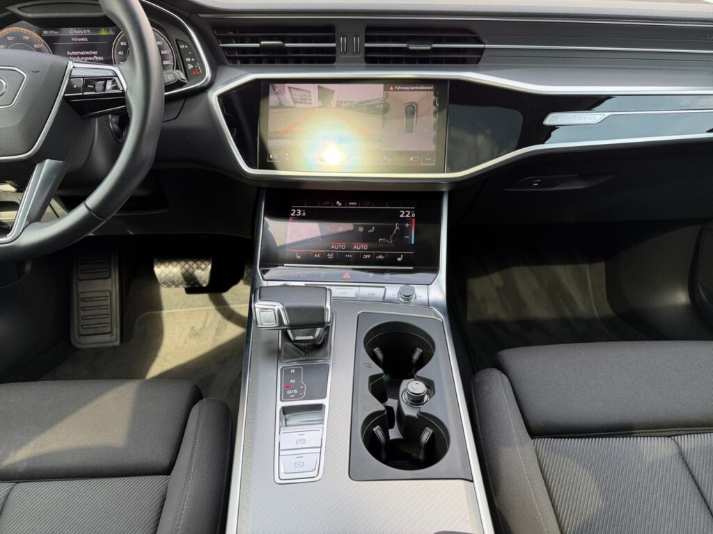 Audi A6 Exposé-Bild 11