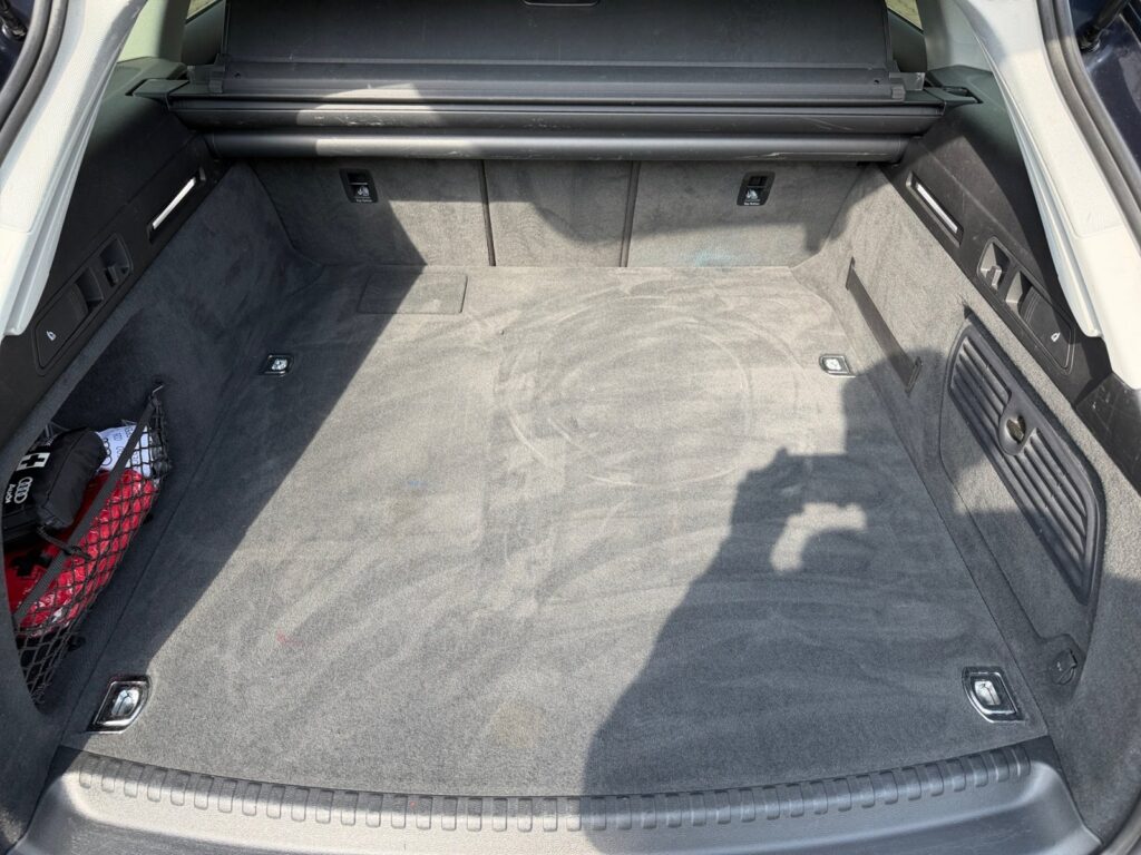 Audi A6 Exposé-Bild 17