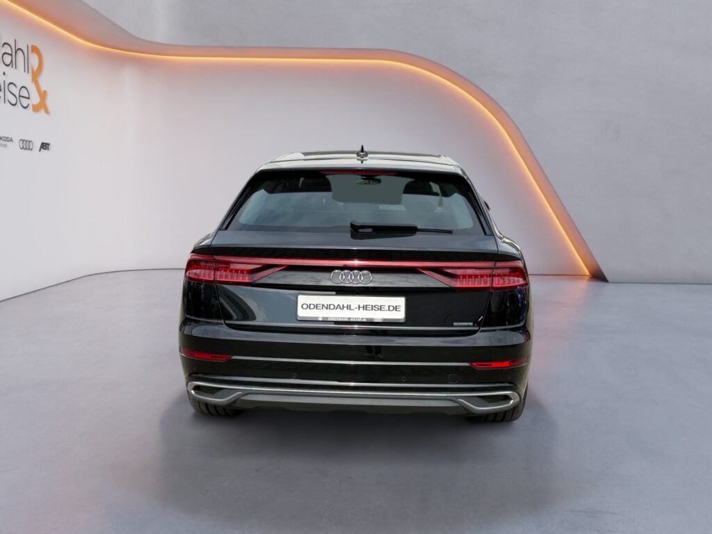 Audi Q8 Exposé-Bild 4