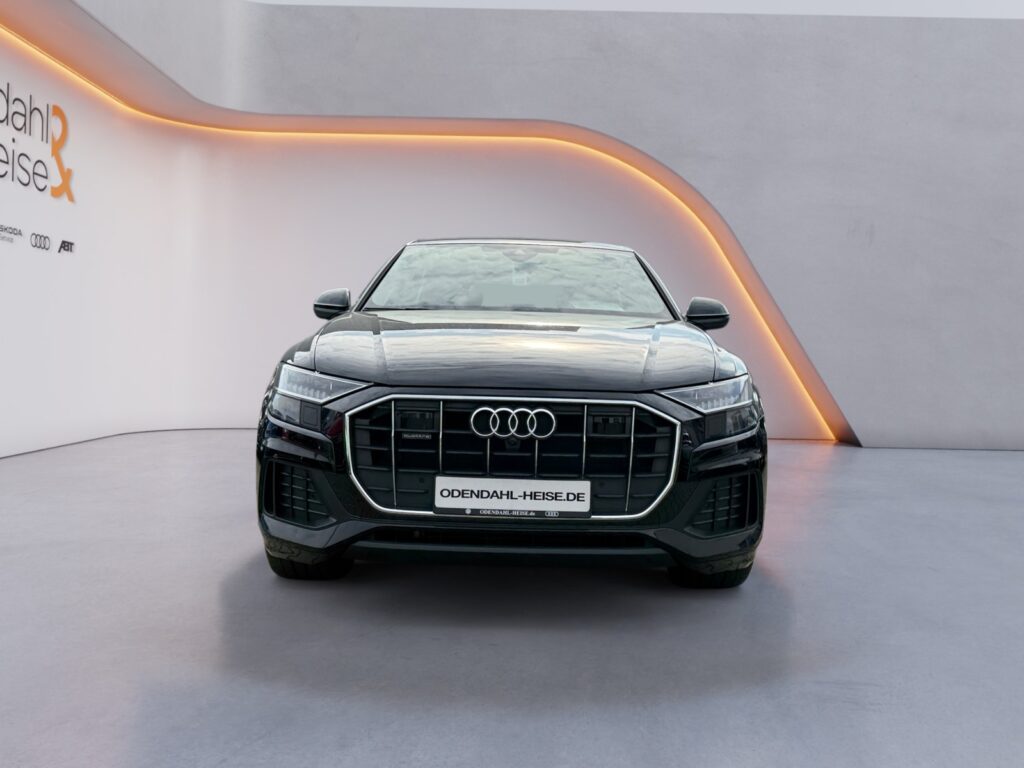 Audi Q8 Exposé-Bild 8