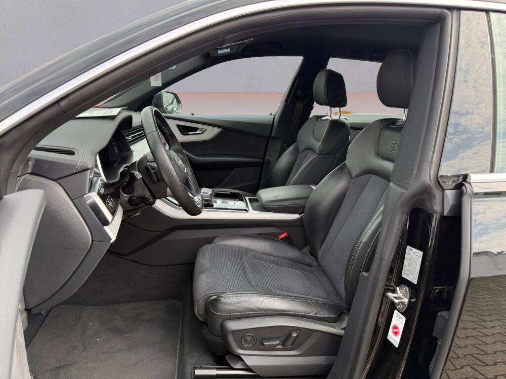 Audi Q8 Exposé-Bild 9