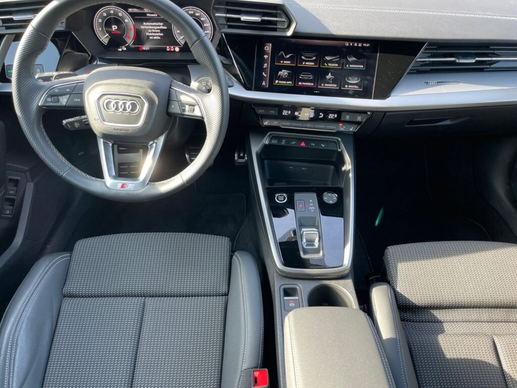 Audi A3 Exposé-Bild 10