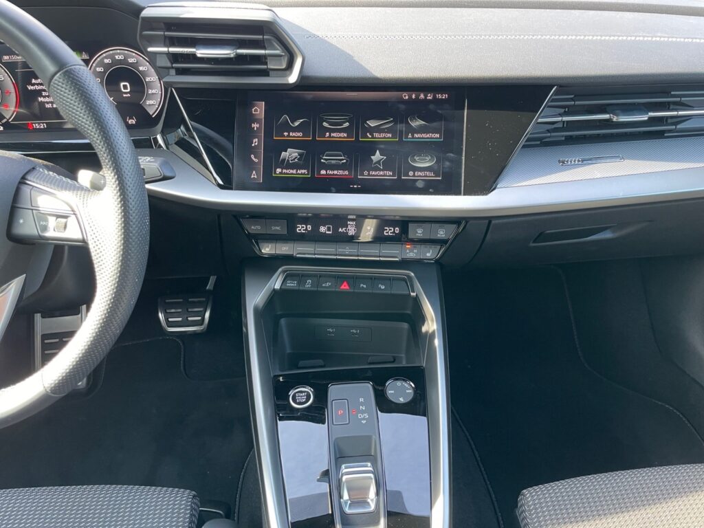 Audi A3 Exposé-Bild 11