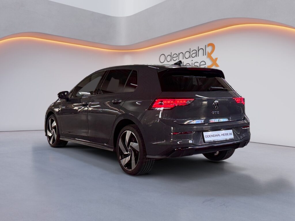 VW Golf Exposé-Bild 3