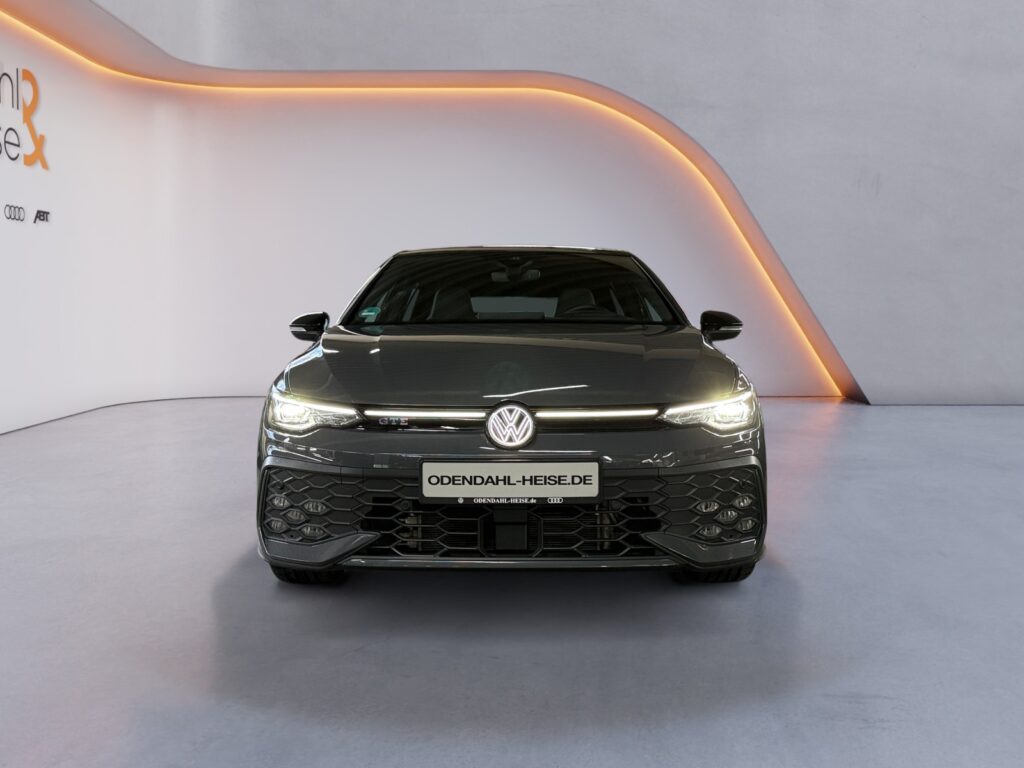 VW Golf Exposé-Bild 8