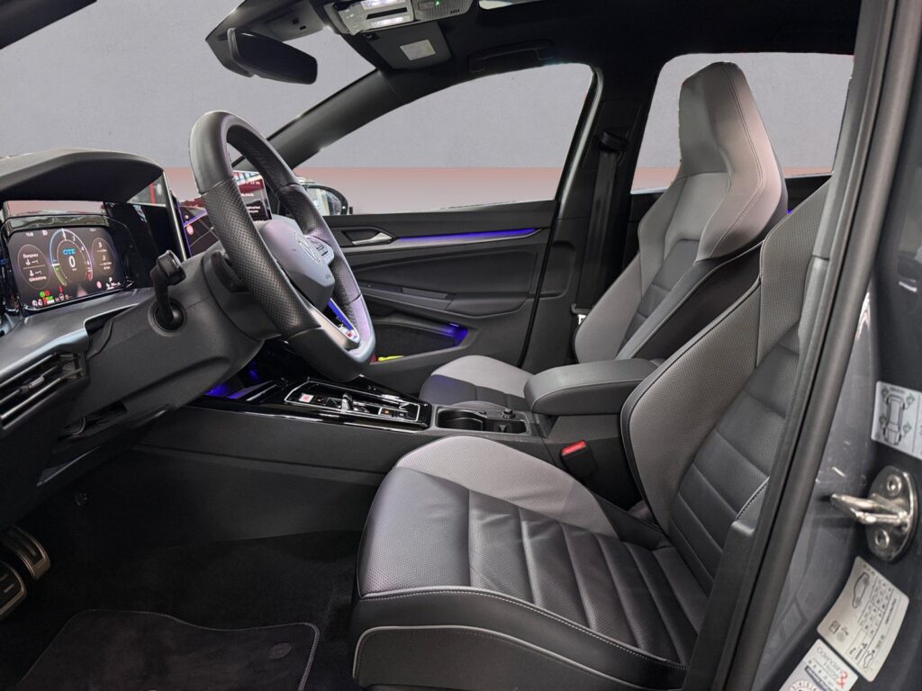 VW Golf Exposé-Bild 9