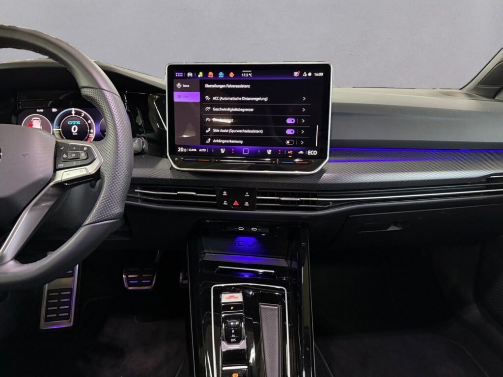 VW Golf Exposé-Bild 11