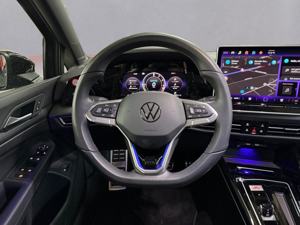 VW Golf Exposé-Bild 12