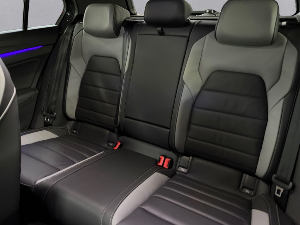 VW Golf Exposé-Bild 13