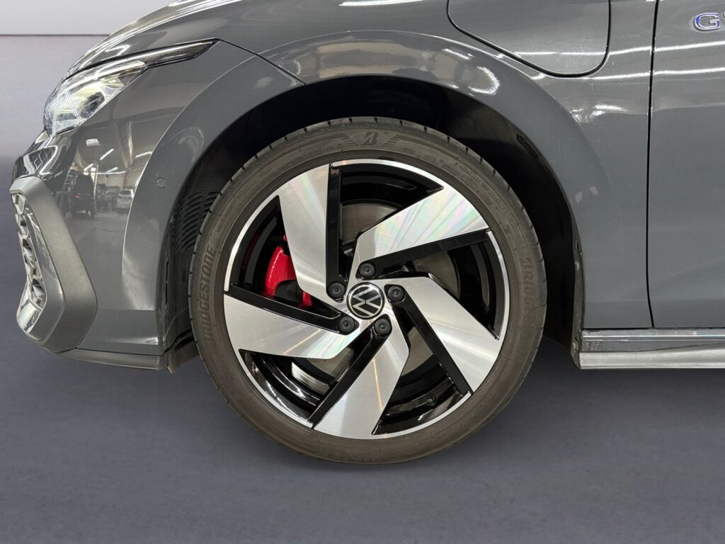 VW Golf Exposé-Bild 14