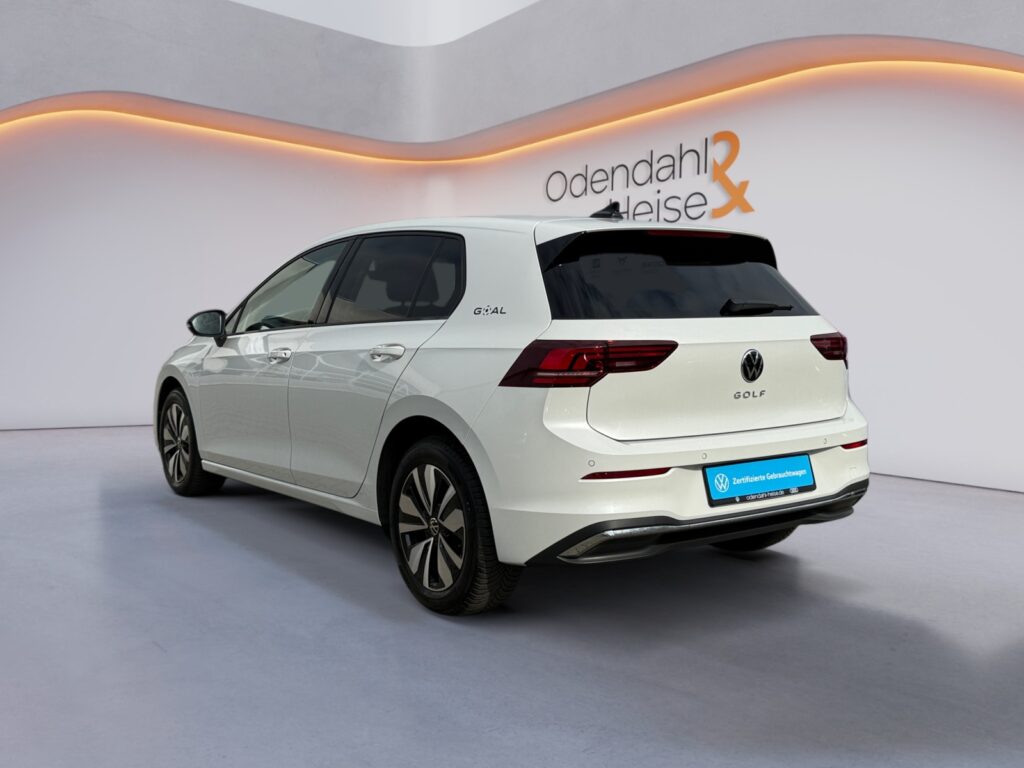 VW Golf Exposé-Bild 3