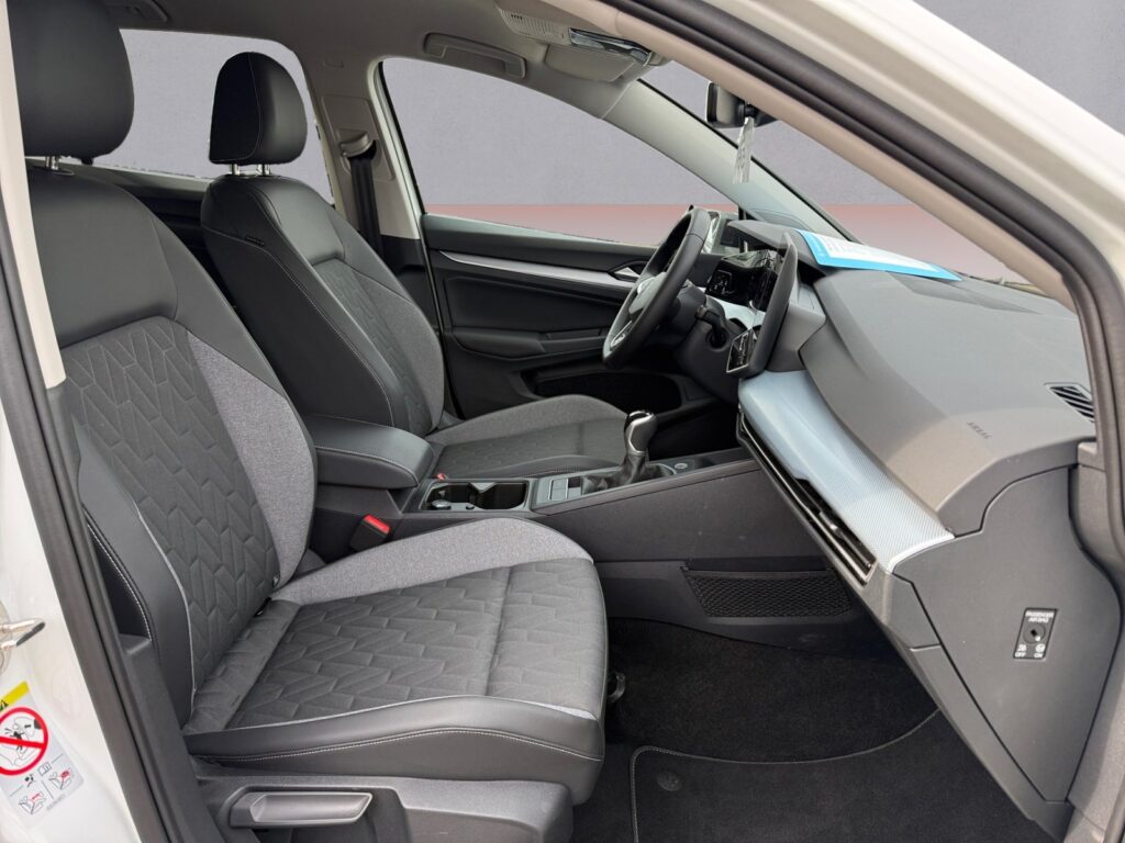 VW Golf Exposé-Bild 15