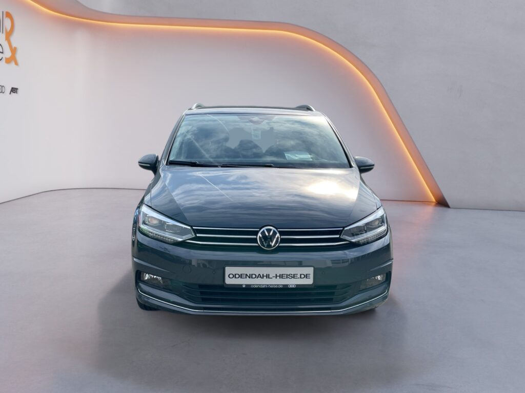 VW Touran Exposé-Bild 8