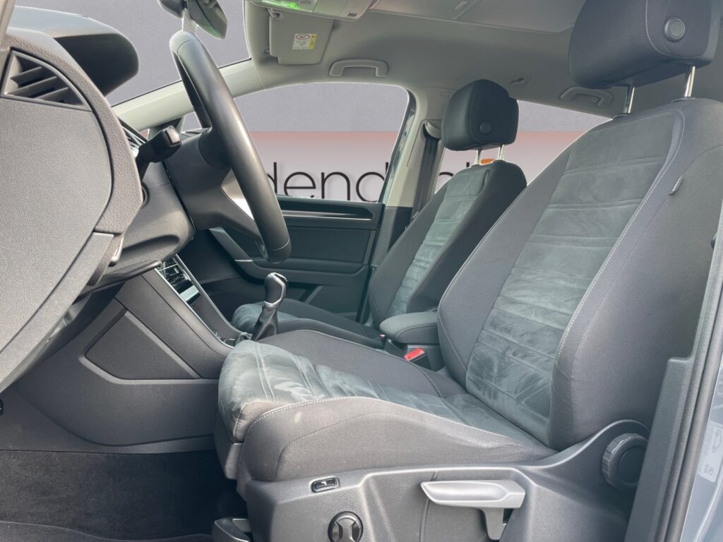 VW Touran Exposé-Bild 9