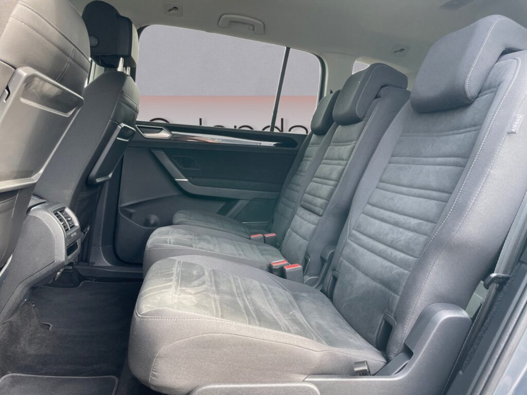 VW Touran Exposé-Bild 13