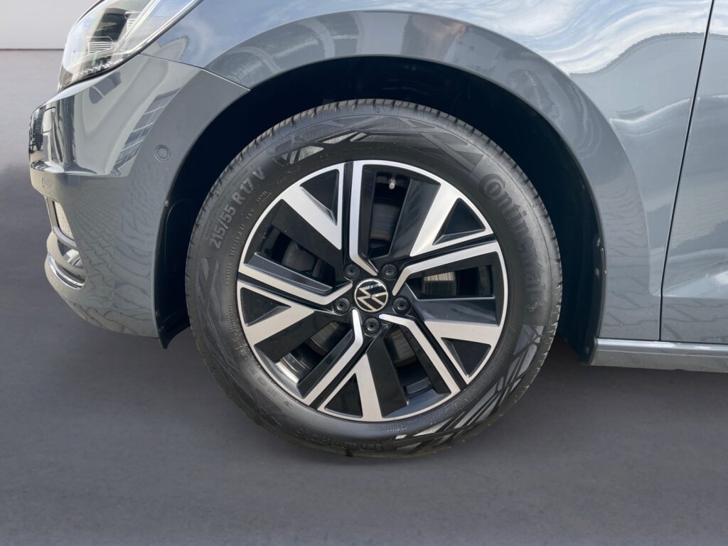 VW Touran Exposé-Bild 14