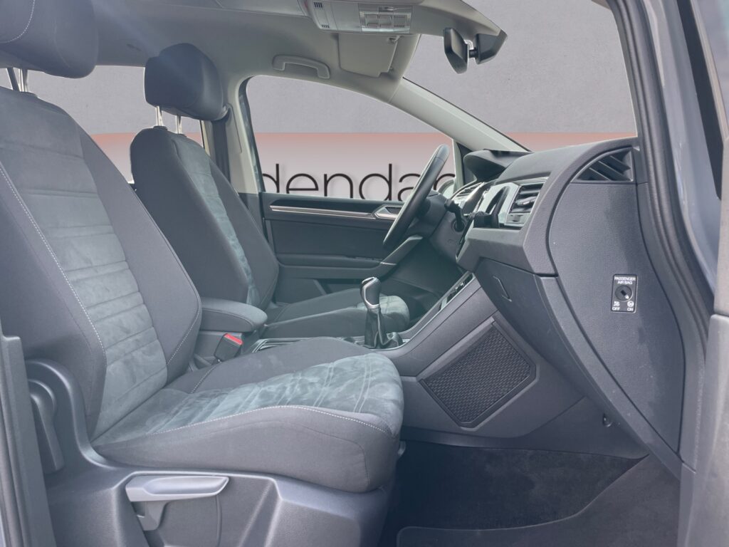 VW Touran Exposé-Bild 15