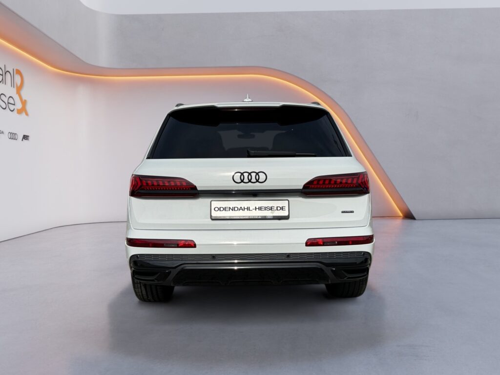 Audi Q7 Exposé-Bild 4