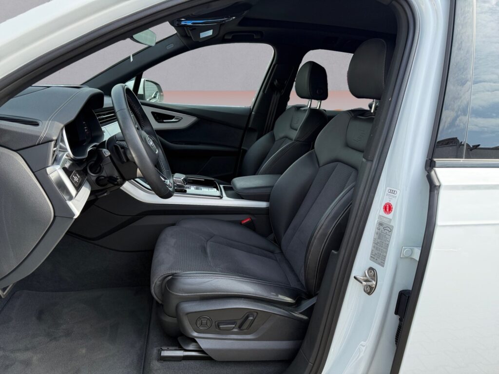 Audi Q7 Exposé-Bild 9