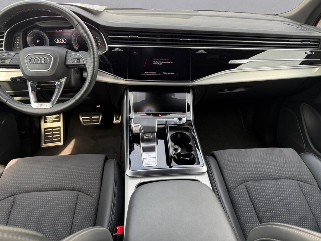 Audi Q7 Exposé-Bild 10
