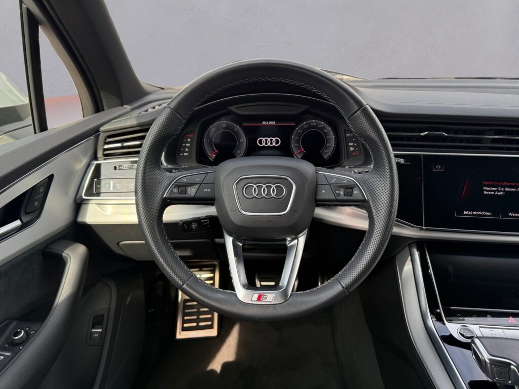 Audi Q7 Exposé-Bild 12