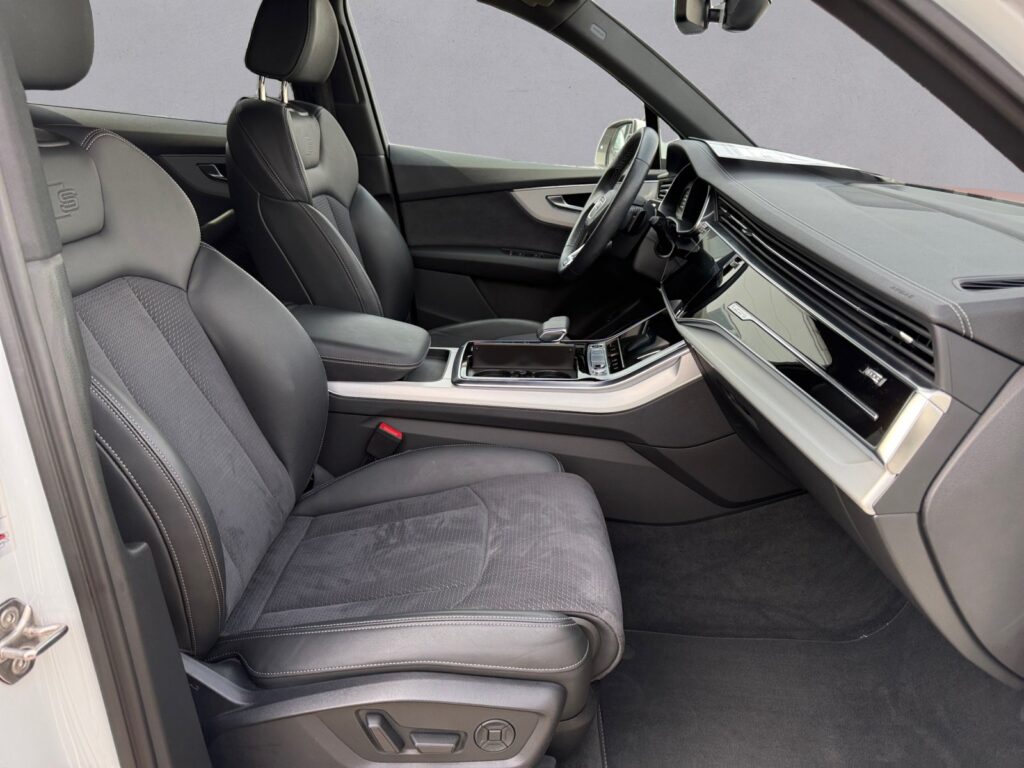 Audi Q7 Exposé-Bild 15