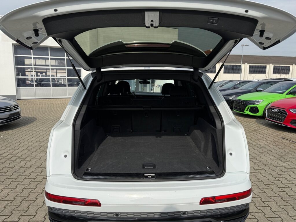 Audi Q7 Exposé-Bild 16