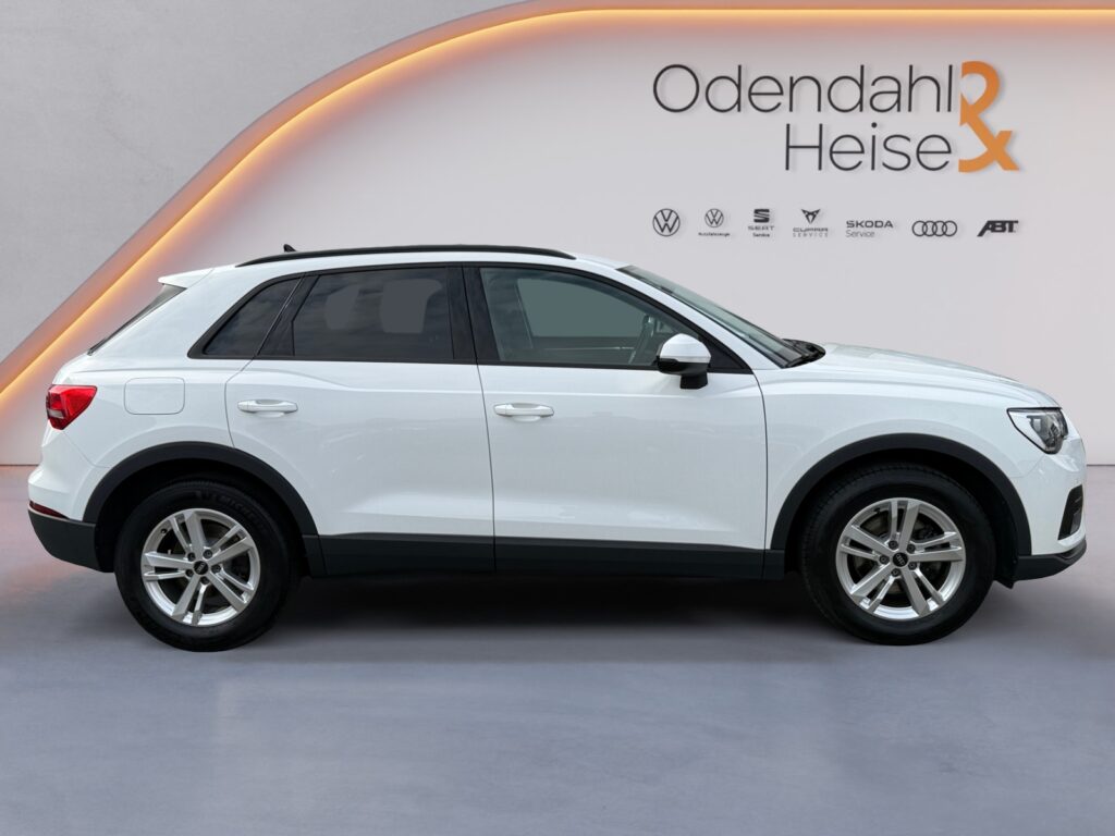 Audi Q3 Exposé-Bild 6