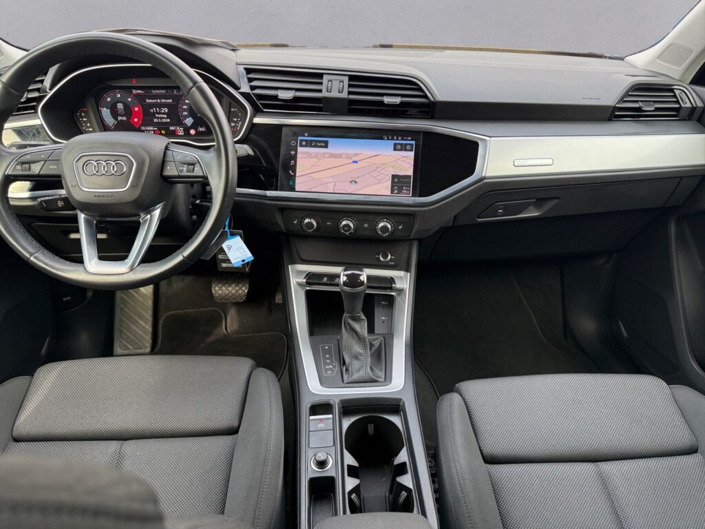 Audi Q3 Exposé-Bild 10