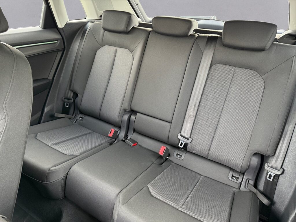 Audi Q3 Exposé-Bild 13
