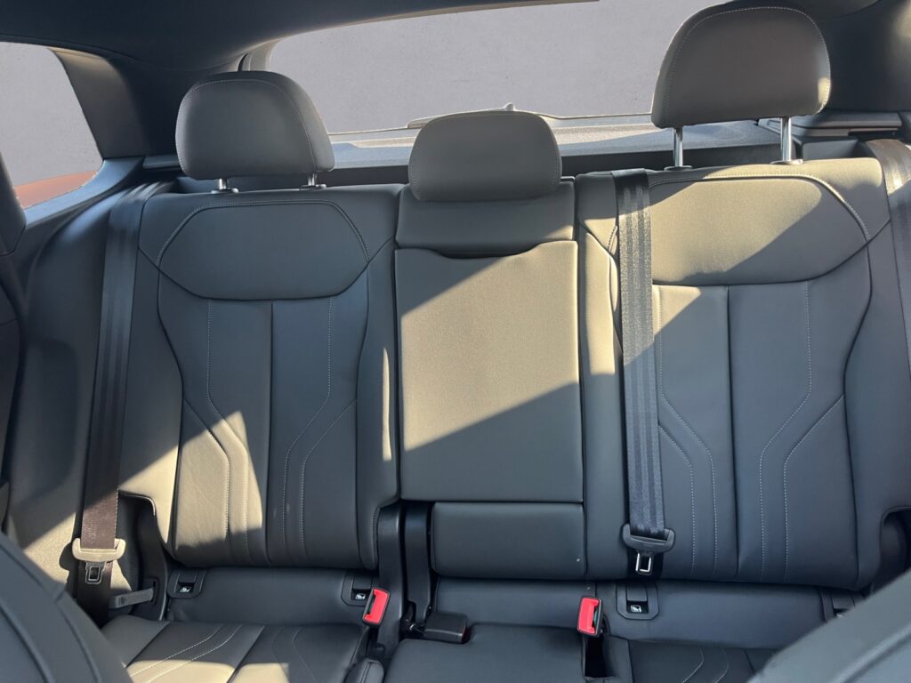 Audi Q3 Exposé-Bild 13