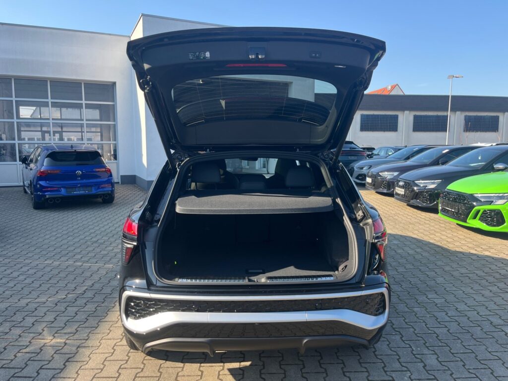 Audi Q3 Exposé-Bild 16