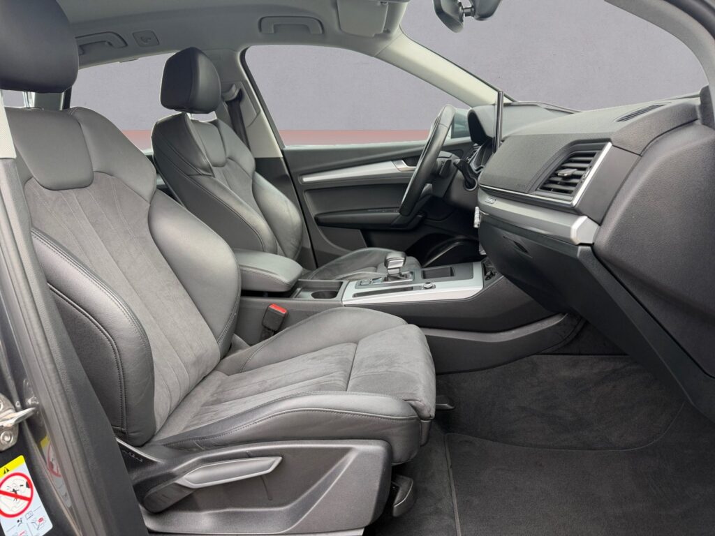 Audi Q5 Exposé-Bild 9