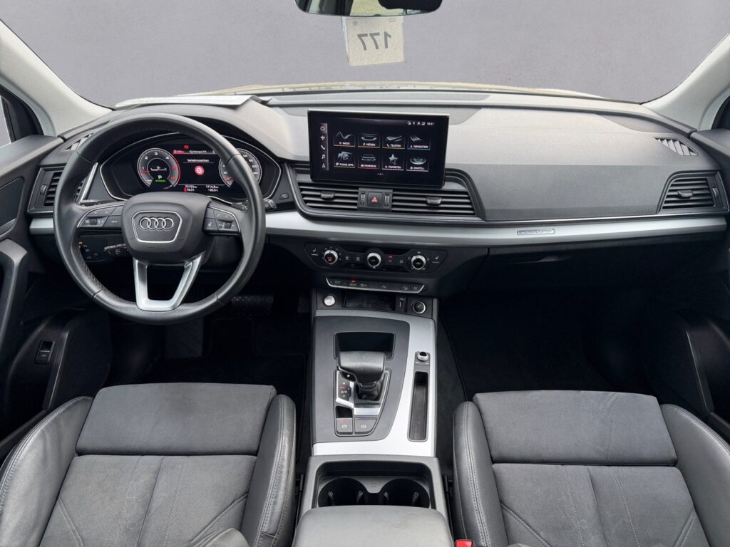 Audi Q5 Exposé-Bild 10