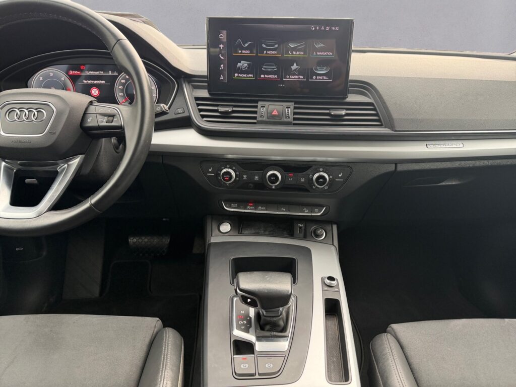 Audi Q5 Exposé-Bild 11