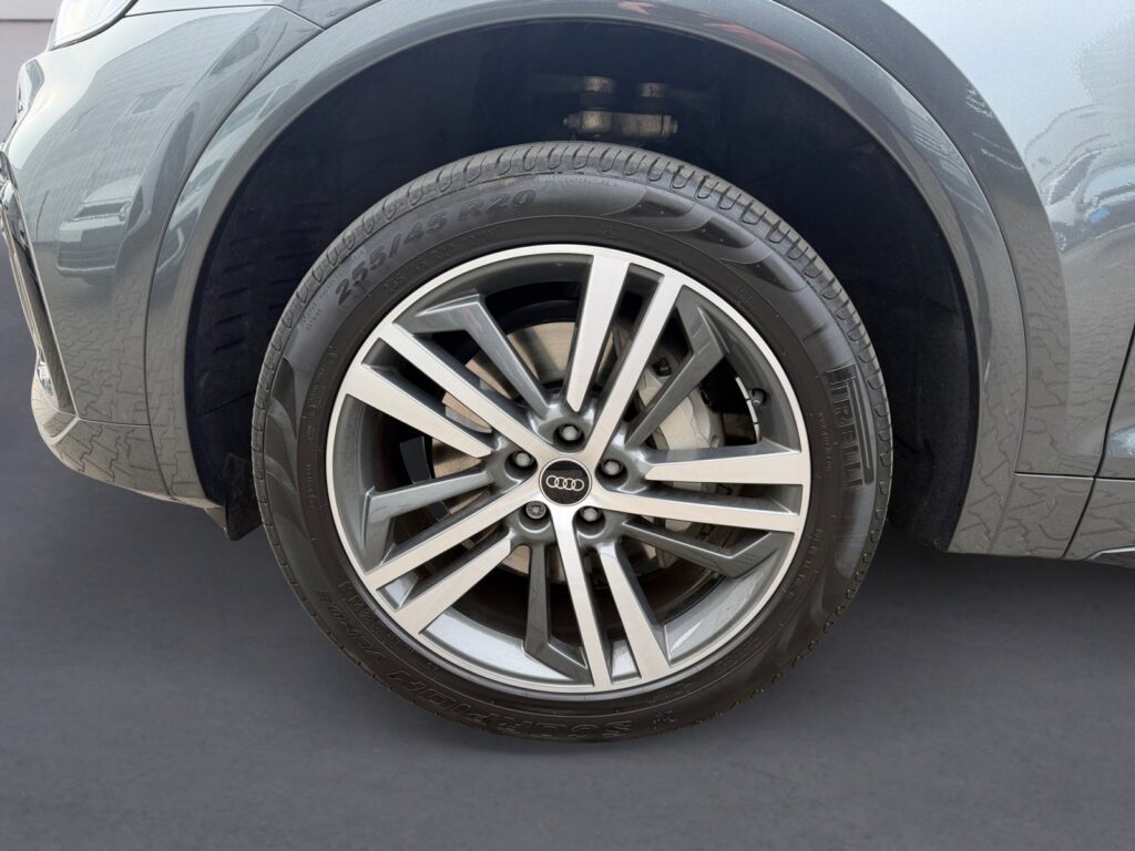 Audi Q5 Exposé-Bild 14