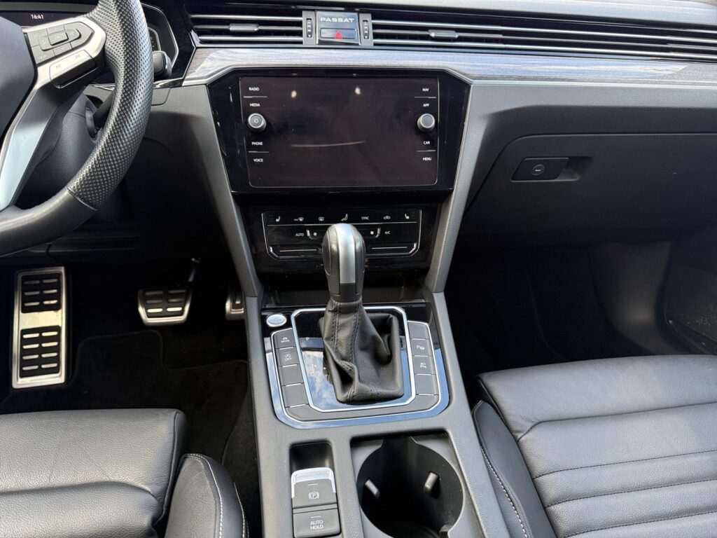 VW Passat Alltrack Exposé-Bild 11