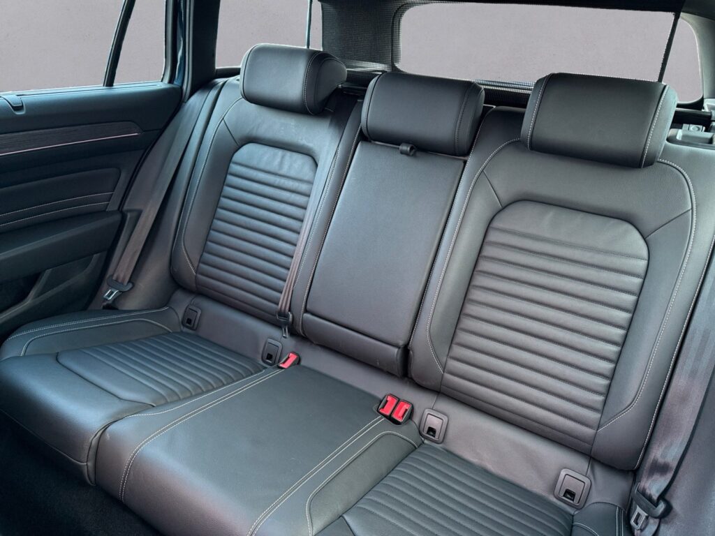 VW Passat Alltrack Exposé-Bild 13