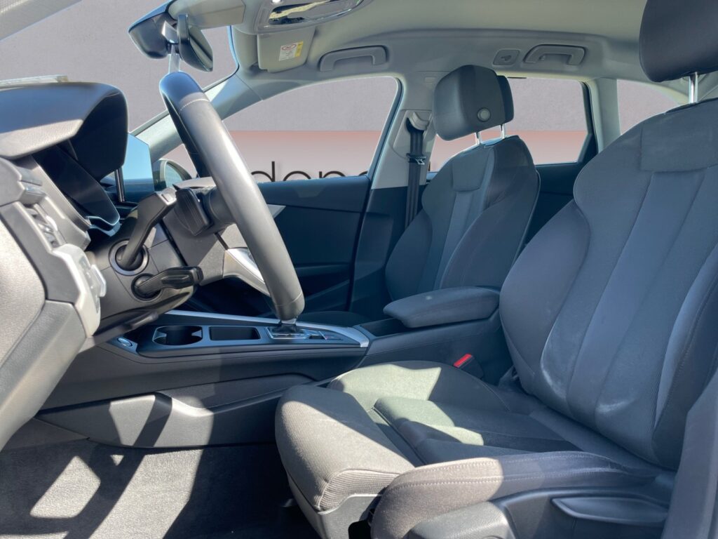 Audi A4 Exposé-Bild 9